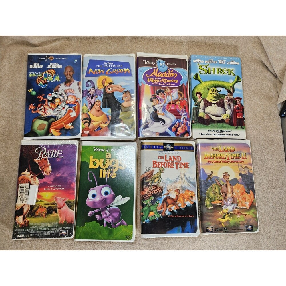 Lot Of Children's VHS Tapes-Bug's Life, Space Jam, Shrek, Aladdin, Babe and More